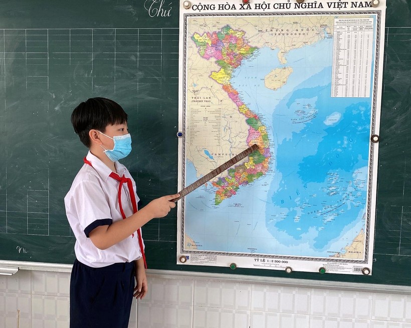 Học sinh Trường tiểu học Bình Hoà 2 (Thuận An, Bình Dương) trong giờ Địa lí.