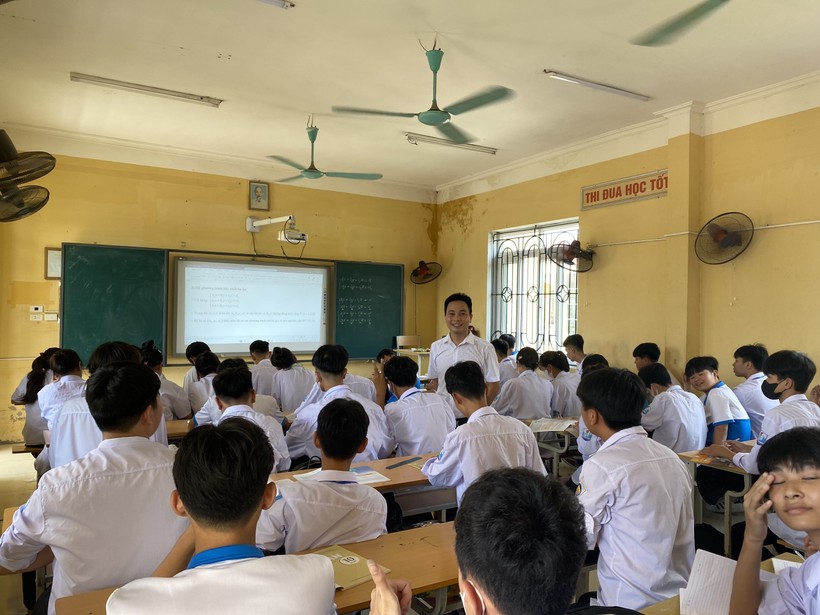 Thầy trò Trường THPT Trần Quang Khải (huyện Khoái Châu, Hưng Yên) trong giờ học.