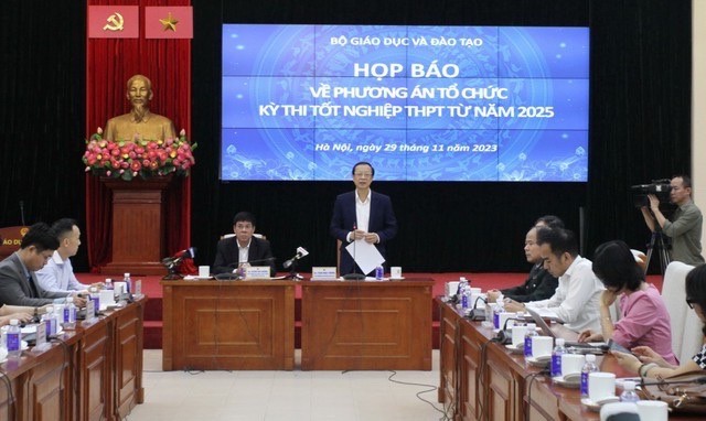 Thứ trưởng Bộ GD&ĐT Phạm Ngọc Thưởng phát biểu tại Họp báo công bố phương án tổ chức Kỳ thi và xét công nhận tốt nghiệp THPT từ năm 2025.