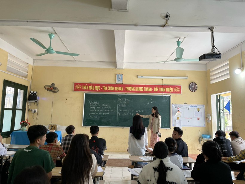 Giờ học Ngoại ngữ tại Trường THPT Quang Sơn (Thanh Hóa).
