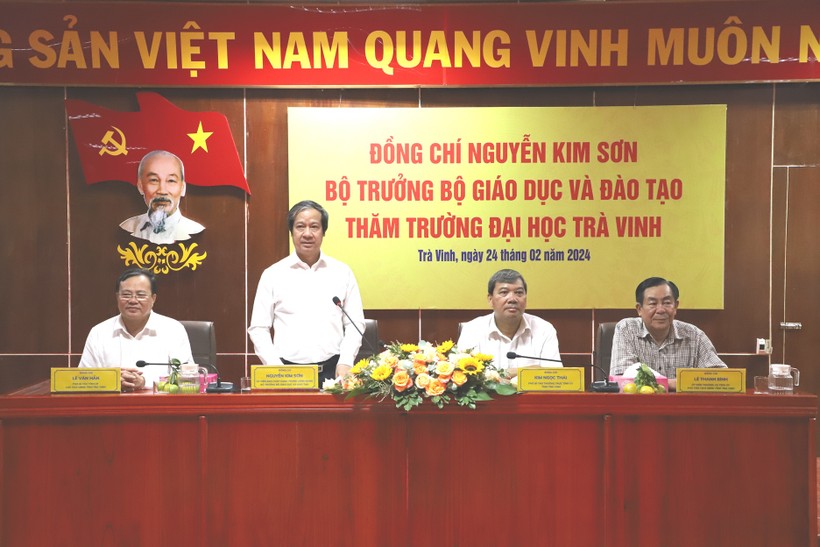 Bộ trưởng Nguyễn Kim Sơn phát biểu tại buổi làm việc với Trường ĐH Trà Vinh.