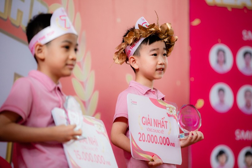 Em Đàm Trọng Nghĩa đến từ Sakura Montessori Vạn Phúc trở thành quán quân Reach for the top 2024.