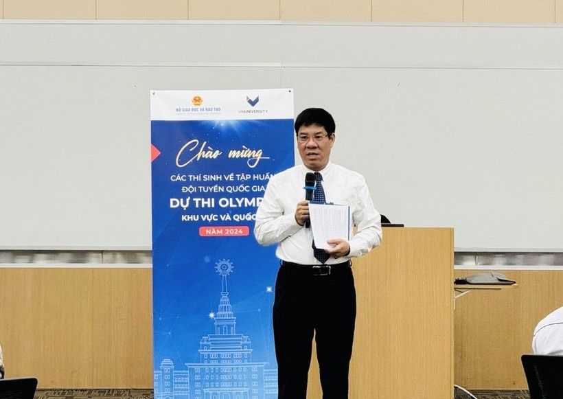 Ông Huỳnh Văn Chương, Cục trưởng Cục Quản lý chất lượng (Bộ GD&ĐT) phát biểu tại tập huấn.
