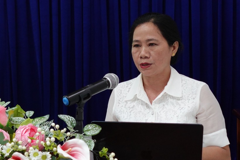 Bà Quách Kiều Mai, Phó Trưởng ban Dân tộc tỉnh Cà Mau phát biểu khai mạc lớp.