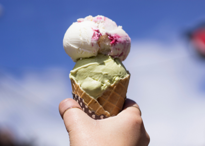 Những lợi ích không ngờ khi ăn kem