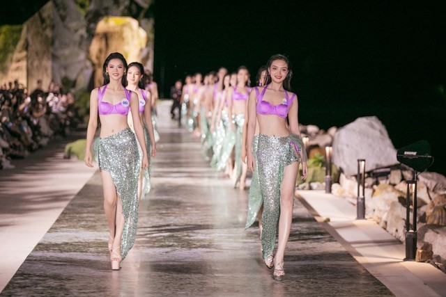 Top 3 Miss World Vietnam 2022 trình diễn bikini cực nóng bỏng