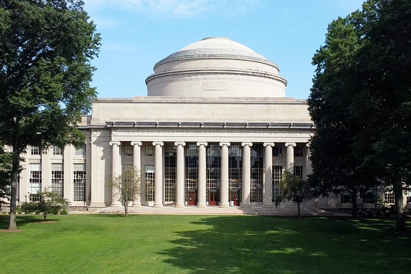 Viện Công nghệ Massachusetts (MIT).