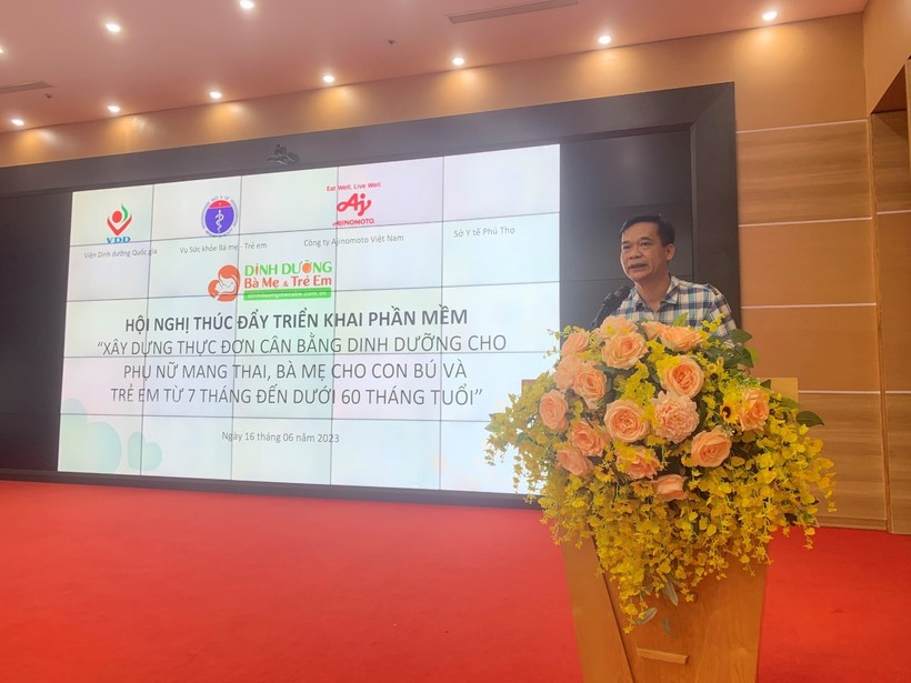 Ông Trần Đăng Khoa - Phó Vụ trưởng Vụ Sức khỏe Bà mẹ & Trẻ em, Bộ Y tế phát biểu tại Hội nghị triển khai Phần mềm.