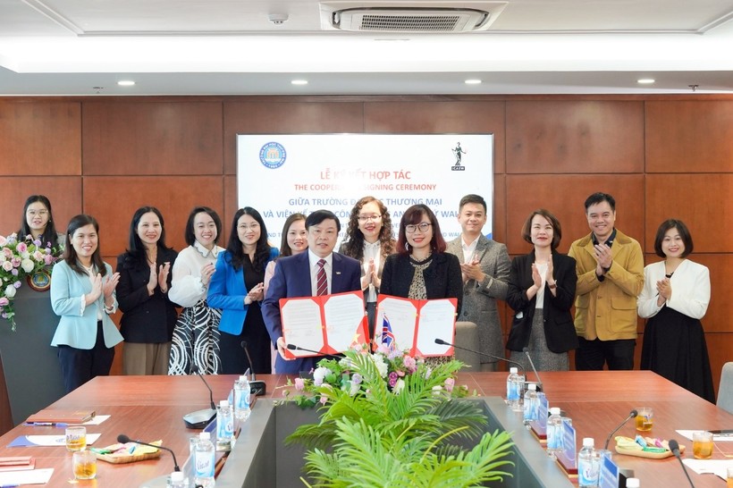 Trường Đại học Thương mại và ICAEW tiếp tục ký kết hợp tác lần thứ 3