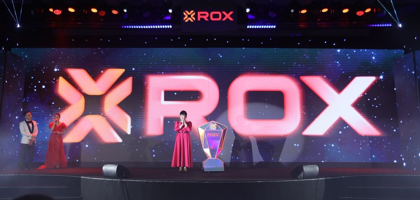 Chủ tịch HĐQT Nguyễn Thị Nguyệt Hường và thời khắc chính thức công bố chuyển đổi sang thương hiệu ROX Group