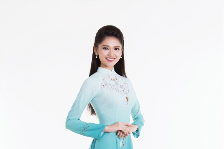 Hoa hậu Việt Nam khoe sắc trong trang phục áo dài