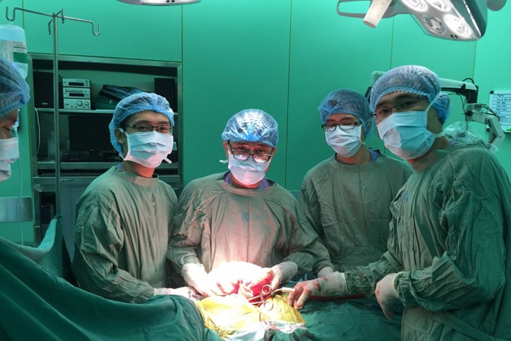 Phẫu thuật thành công khối u 2,6 kg trong lồng ngực