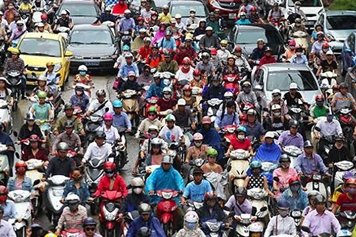 Hà Nội hiện có hơn 5 triệu xe máy và hơn 500.000 ôtô các loại. Ảnh: Đ.Loan
