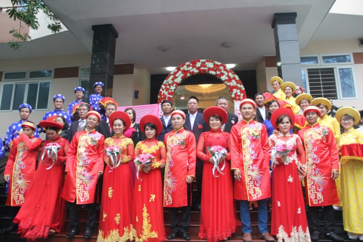 Chùm ảnh đám cưới công nhân tại Đà Nẵng