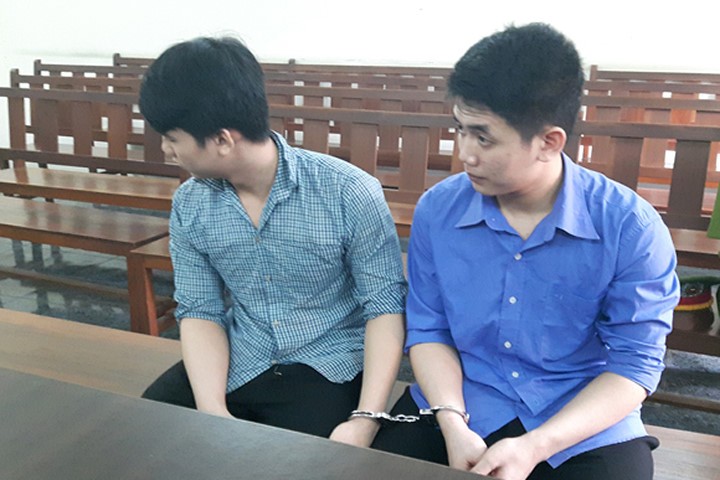 Hai anh em Nguyên và Bảo tại phiên tòa sơ thẩm