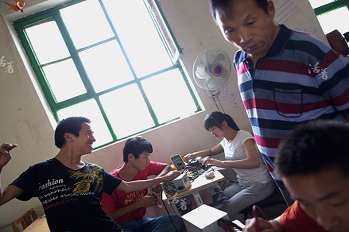 Hình ảnh trường đại học cho công nhân nhập cư ở Trung Quốc