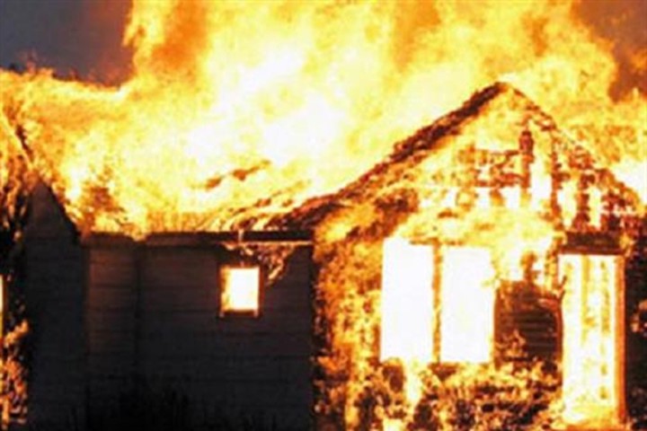 Hai người chết cháy trong căn nhà nồng nặc mùi xăng
