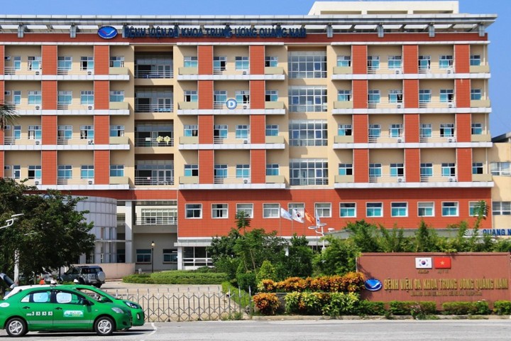 Bệnh viện Đa khoa Trung ương Quảng Nam, nơi Sơn đang được điều trị tích cực.