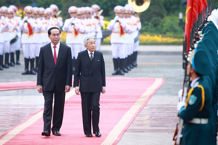 Hình ảnh về lễ đón Nhà vua và Hoàng hậu Nhật Bản tại Hà Nội
