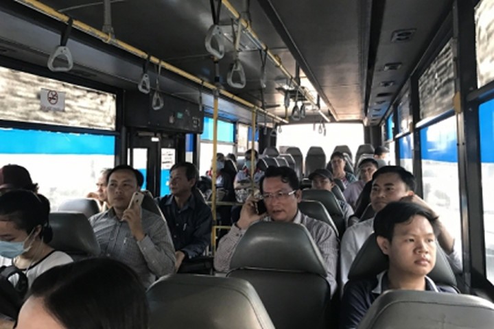 Giám đốc Sở GTVT TPHCM đi họp bằng xe buýt