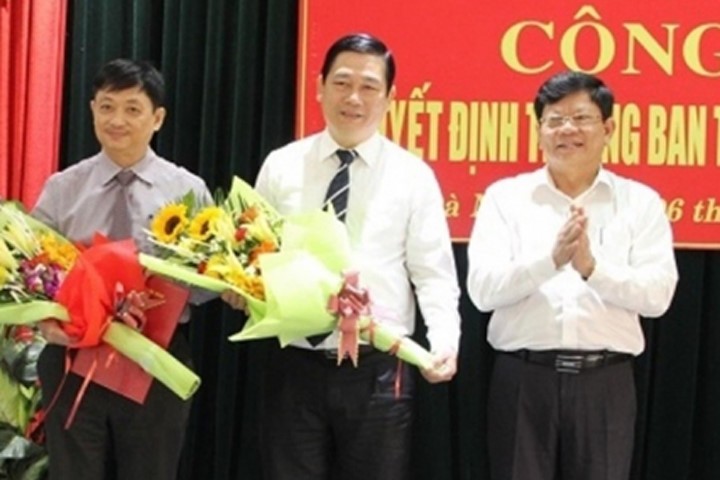 Ông Đặng Việt Dũng (trái) được bổ nhiệm giữ chức Trưởng ban Tuyên giáo Thành ủy Đà Nẵng.