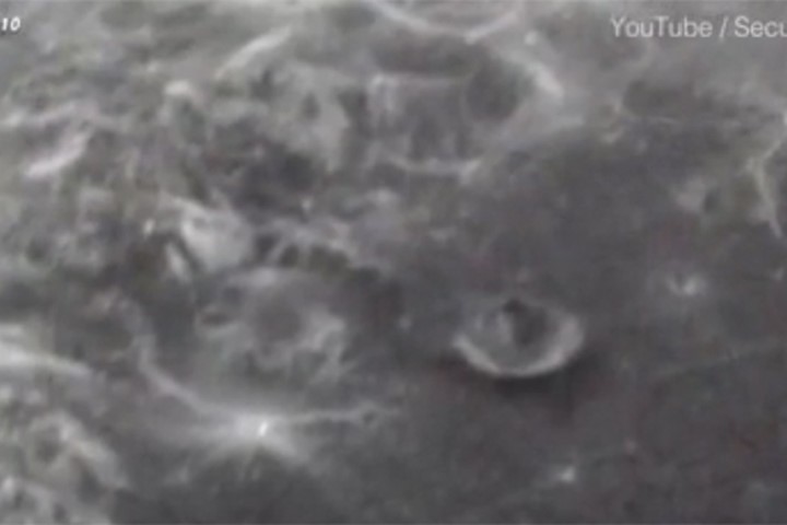 Thợ săn UFO tuyên bố phát hiện "mảnh vỡ đĩa bay" trên Mặt Trăng