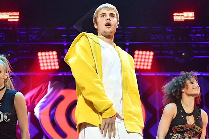 Người hâm mộ Justin Bieber hẳn không phiền lòng khi anh hát những ca khúc "nhạy cảm"