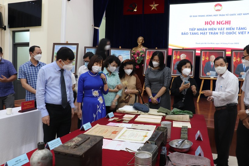 Hơn 600 tư liệu, hiện vật hiến tặng Bảo tàng MTTQ Việt Nam đợt này.