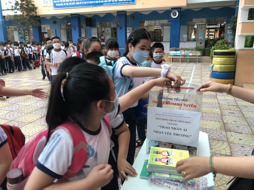 Học sinh Trường Tiểu học Nguyễn Thanh Tuyền hưởng ứng tháng nhân đạo năm 2022.