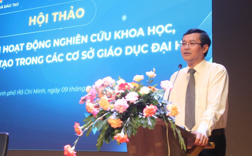 Thứ trưởng Nguyễn Văn Phúc phát biểu tại hội thảo.