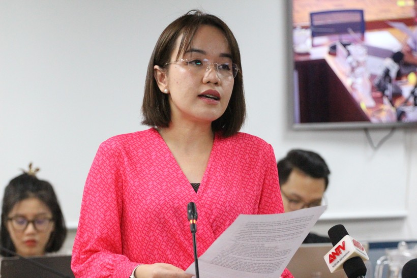 Bà Lê Thiện Quỳnh Như thông tin tại buổi họp báo.