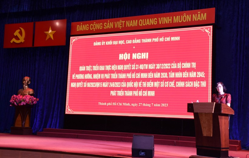 Bà Nguyễn Thị Là phát biểu tại hội nghị.