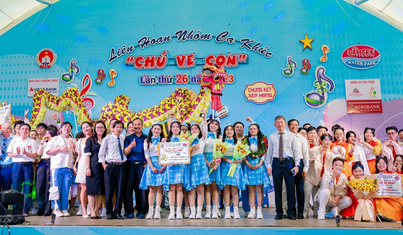 Liên hoan nhóm ca khúc "Chú ve con” được tổ chức hằng năm đã gắn liền với sự thành công liên tiếp của Trường THPT Tây Thạnh.