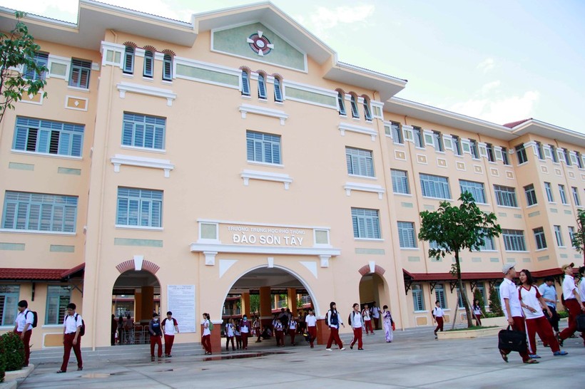Trường THPT Đào Sơn Tây nơi xảy ra sự việc thầy hiệu phó tát học sinh.