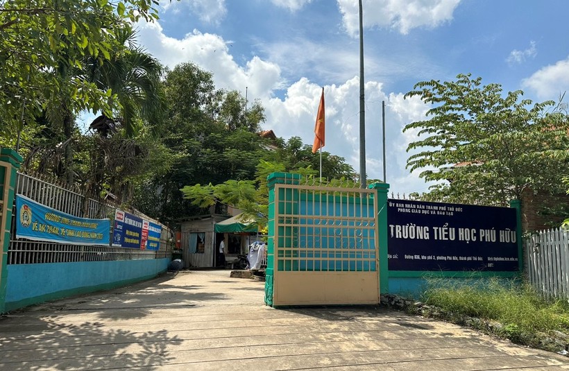 Trường tiểu học Phú Hữu (TP Thủ Đức).