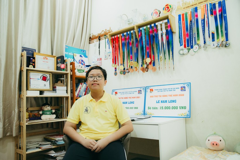 Em Lê Nam Long, hiện đang là học sinh lớp 7A3 của Trường THPT Chuyên Trần Đại Nghĩa. Ảnh: Thành Đoàn TPHCM.