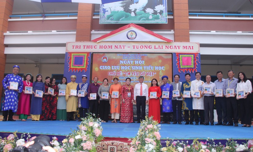Sở GD&ĐT TPHCM tổ chức ngày hội giao lưu học sinh tiểu học TP năm học 2023-2024 với chủ đề "Em yêu Sử Việt".
