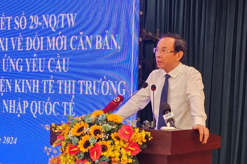 Bí thư Thành uỷ Nguyễn Văn Nên phát biểu tại Hội nghị tổng kết 10 năm thực hiện Nghị quyết 29.