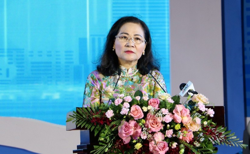 Bà Nguyễn Thị Lệ phát biểu tại buổi lễ.