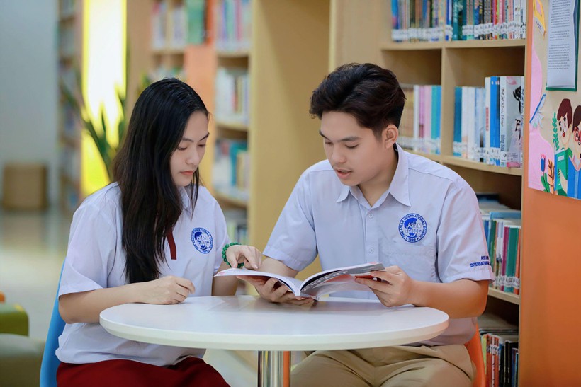 Lê Sơn Nam giành học bổng từ 10 trường Đại học tại Mỹ ước tính trị giá khoảng 20 tỷ đồng.