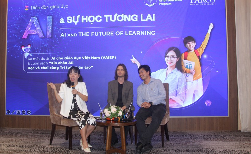 ThS Nguyễn Thúy Uyên Phương chia sẻ thông tin về dự án phi lợi nhuận với mục tiêu đẩy mạnh đổi mới giáo dục thông qua giải pháp AI.