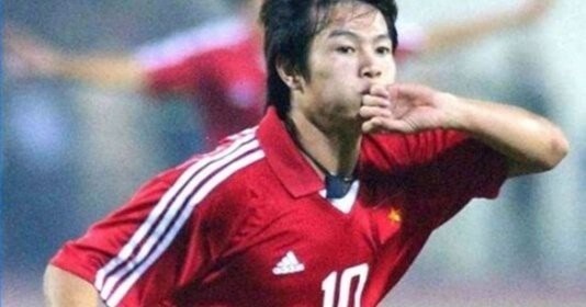 Văn Quyết ghi bàn giúp tuyển Việt Nam đánh bại Hàn Quốc 1-0.