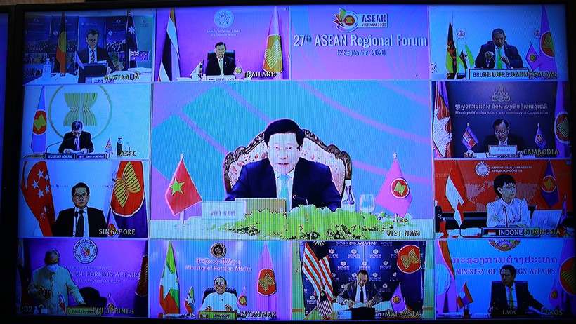 Phó Thủ tướng, Bộ trưởng Ngoại giao Phạm Bình Minh chủ trì Hội nghị Diễn đàn Khu vực ASEAN (ARF) lần thứ 27. - Ảnh: VGP/Hải Minh