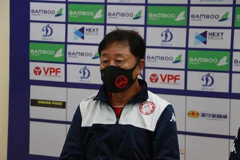 HLV Chung Hae-seong nhận trách nhiệm về trận thua của CLB TPHCM trước Hà Nội FC.