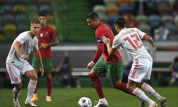 Tây Ban Nha và Bồ Đào Nha quyết định bắt tay nhau chạy đua giành quyền đăng cai World Cup 2030.