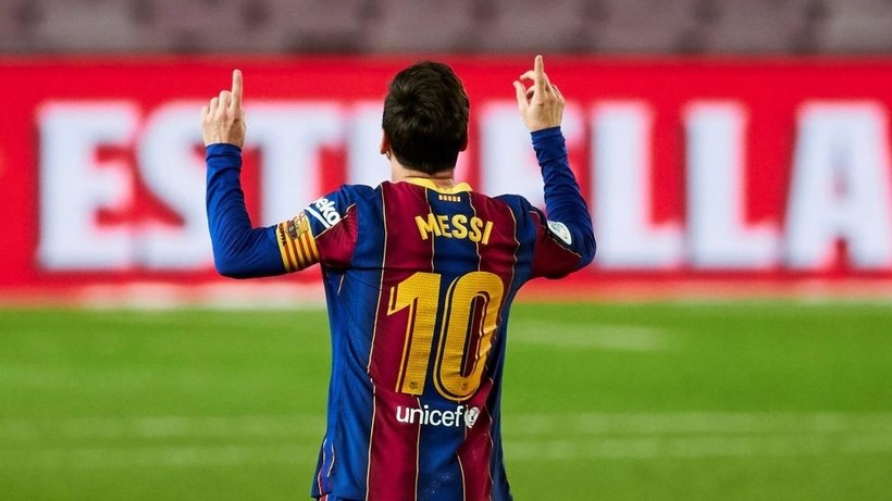 Messi ăn mừng bàn thắng vào lưới Real Betis ở vòng 9 La Liga.