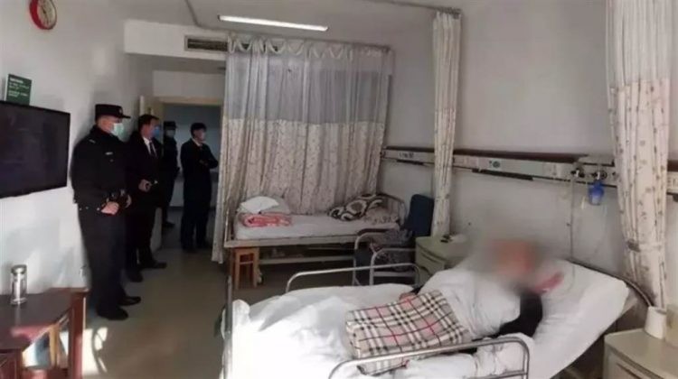 Phòng bệnh nơi gia đình người đàn ông họ Tian ở suốt 6 năm qua tại bệnh viện.