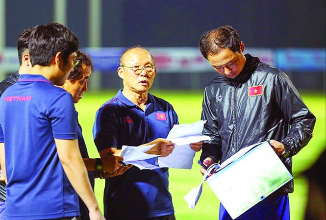 HLV Park Hang Seo sẽ đưa đội tuyển Việt Nam vào Vòng loại cuối World Cup 2022. Ảnh: Viên Viên.