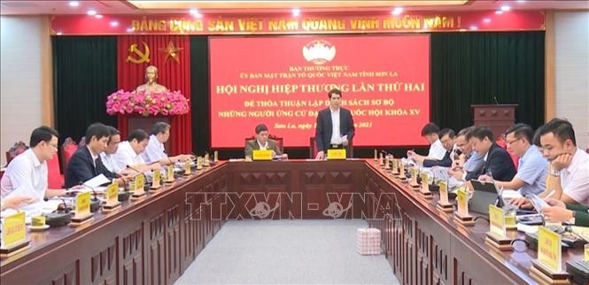 Ông Vi Đức Thọ, Chủ tịch Ủy ban MTTQ Việt Nam tỉnh Sơn La, phát biểu tại Hội nghị. Ảnh: TTXVN phát.