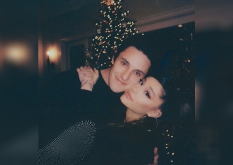 Ariana Grande đã bí mật kết hôn với đại gia bất động sản.